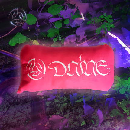 daine logo pillow (pink)