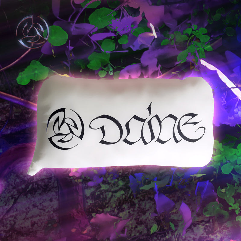 daine logo pillow (white)